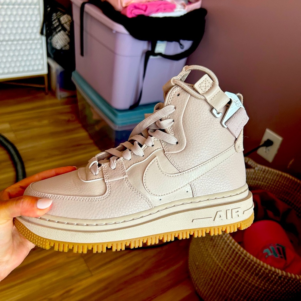 Nike Women's Light stone/white High-Top Sneakers